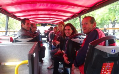 Recorrido en bus turístico por Madrid para intercambiar realidades